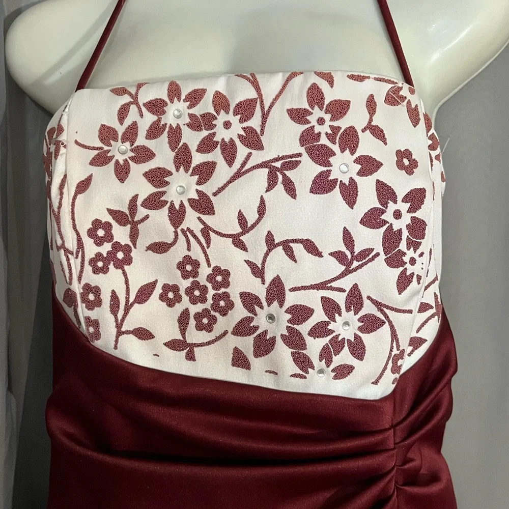 Ladies Formal Dress - Picture 4 of 6